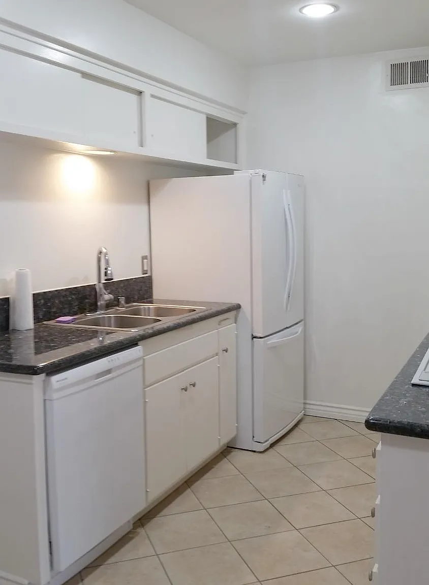 1 bed, 750 sqft, $2,395 — Photo 3