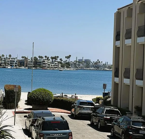 6621 E Ocean Blvd — Photo 2
