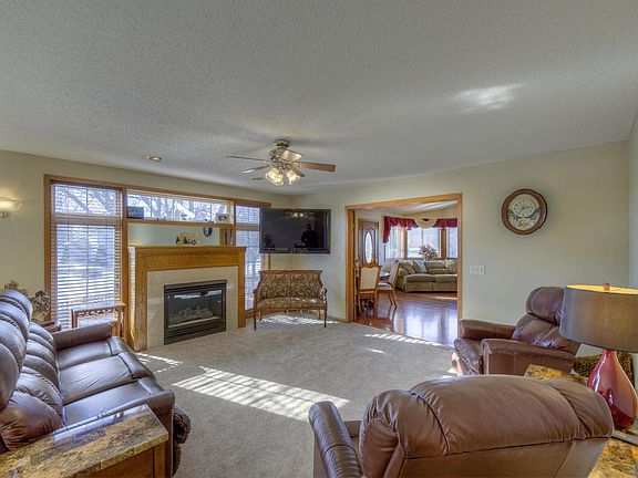 4th image of 9250 Telford Bay