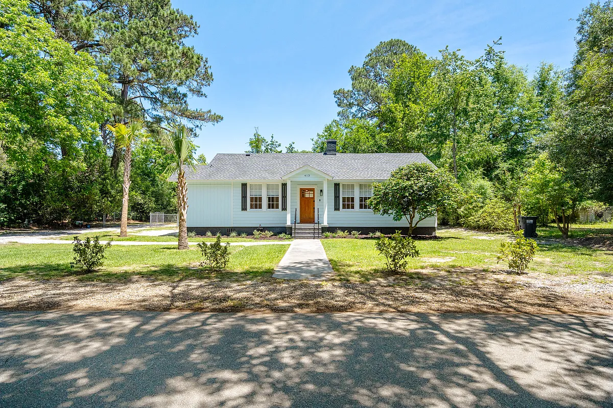 Building Photo - 413 Meritta Ave