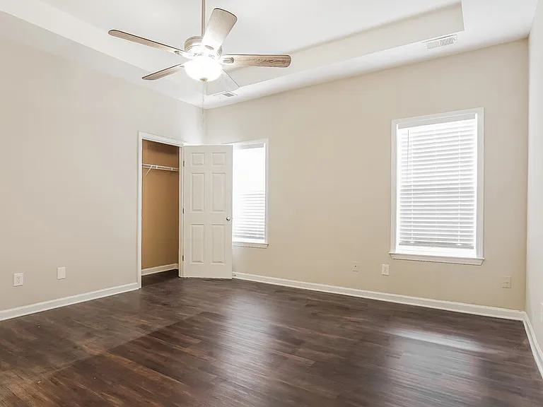 5741 Marchester Cir — Photo 9