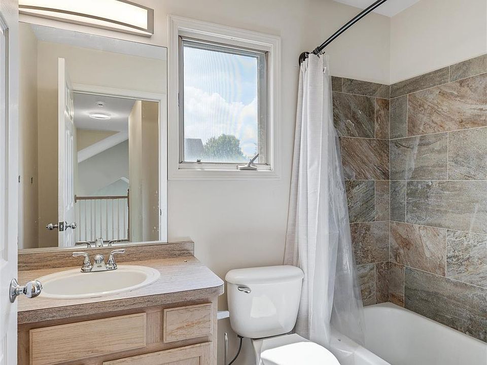 750 Clairpointe Woods Dr, photo 21