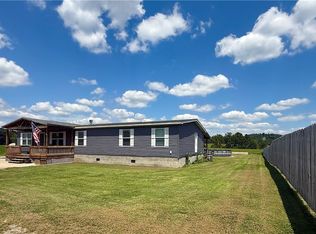 12195 Hebron Rd, Saint Marys, WV 26170