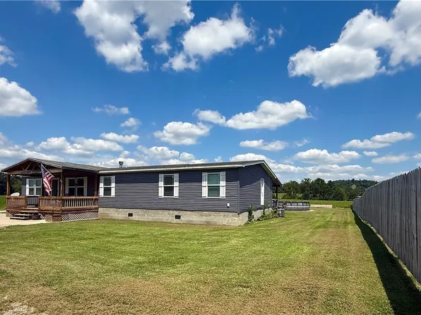 12195 Hebron Rd, Saint Marys, WV 26170