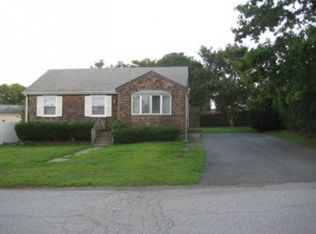 26 Pine Tree Rd, Portsmouth, RI 02871