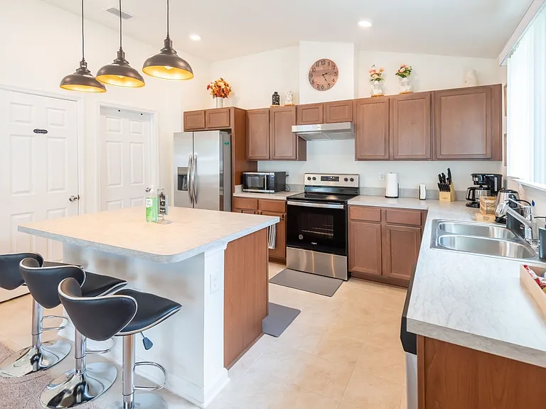 421 Dahlia Rd — Photo 10