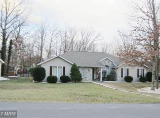 1 Catamaran Ct, Ridgeley, WV