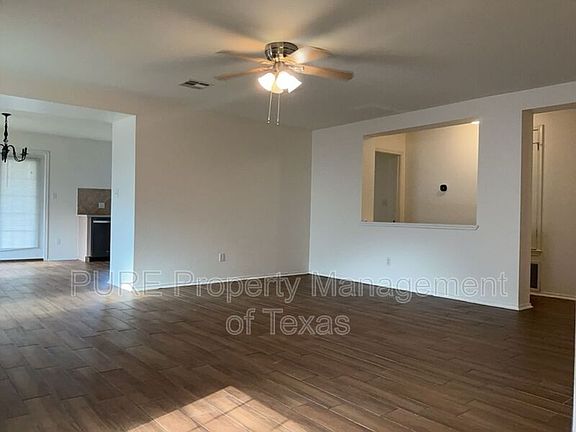 4th image of 1716 Amistad Way