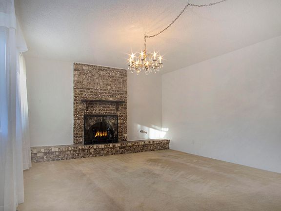 5th image of 10115 Kirwood St