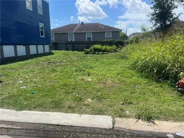 2332 S Roman St, New Orleans, LA 70125