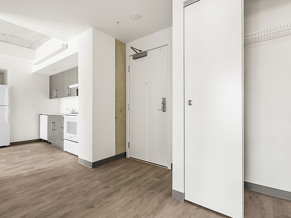 5th image of 715 SE 9th Ave #Dbfc4e2f0