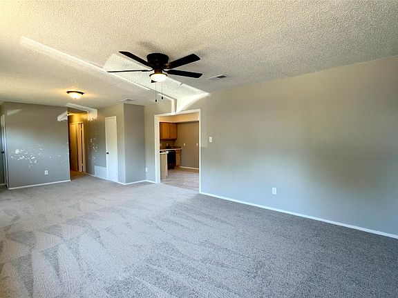 5th image of 852 Beverly Dr