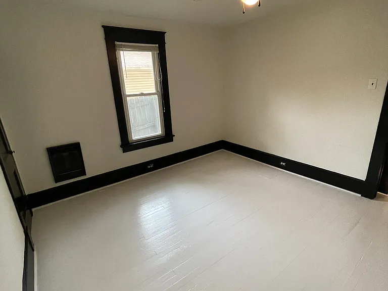 E Cedar St — Photo 10