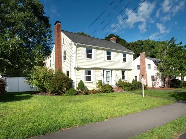 88 Elm St, Milton, MA 02186