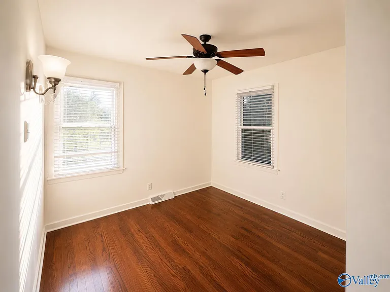 515 Warner St NW — Photo 16