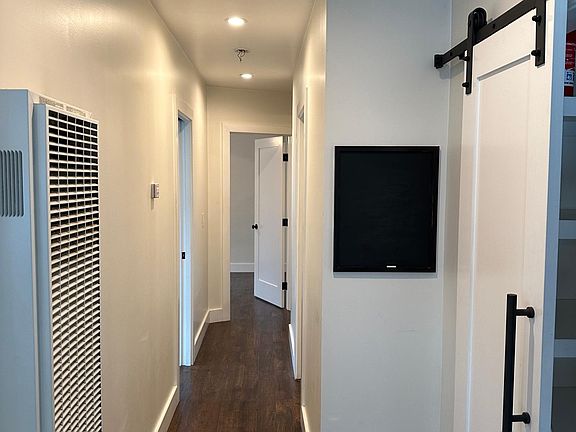 4th image of 1605 E Broadway #1605