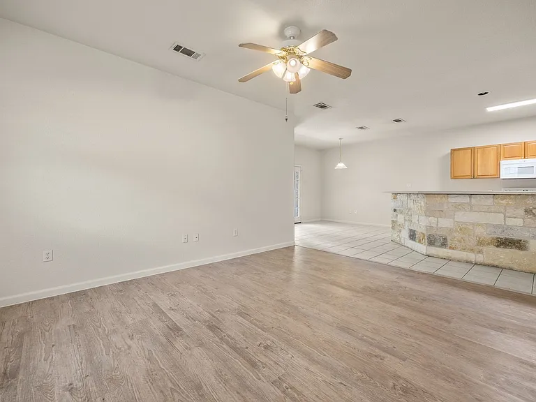 21513 Pershing Ave #A — Photo 4