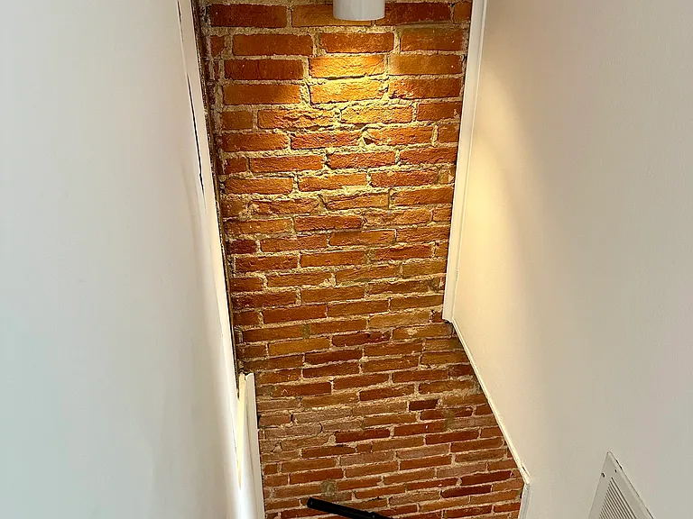 13 E Hamburg St — Photo 37