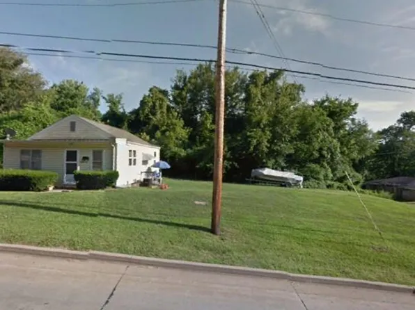 3 W 20th St, Alton, IL 62002