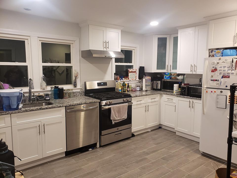 1st image of 24 Story St