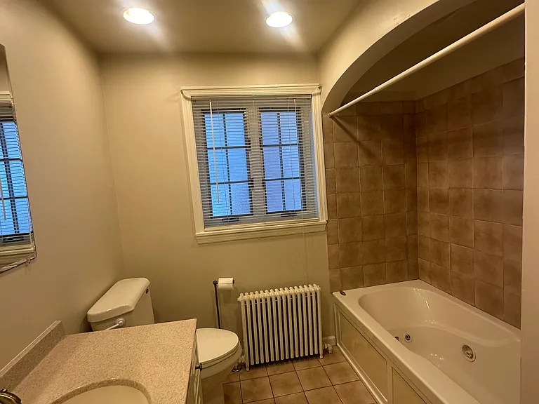 528 E Cherry St — Photo 18