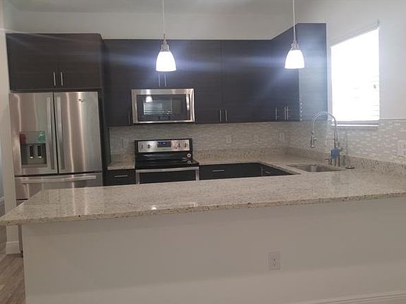 5th image of 2606 E Washington St