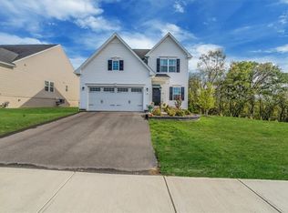 35 Dana Dr, Coraopolis, PA 15108