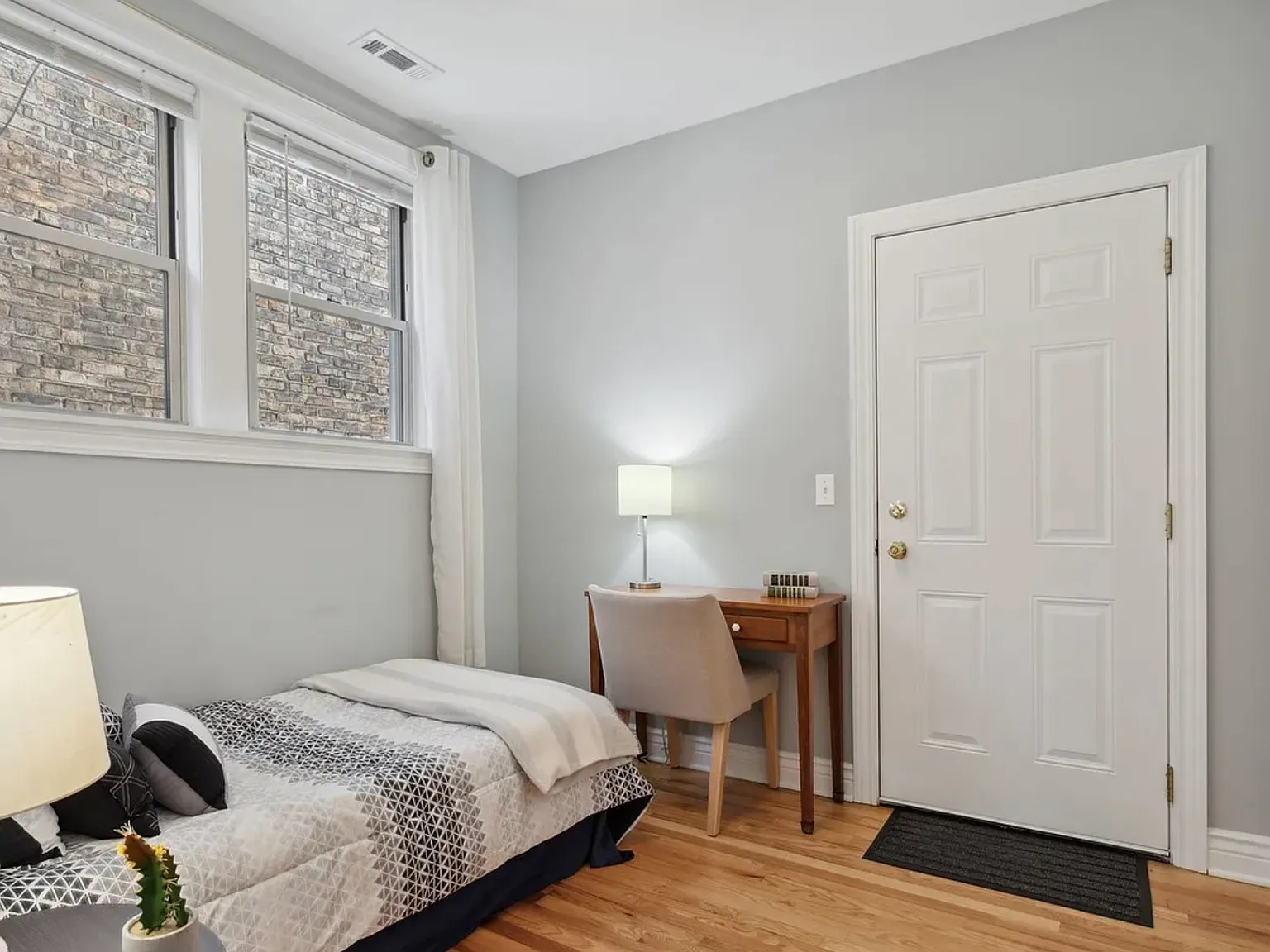 2 bed, 950 sqft, $3,000 — Photo 4