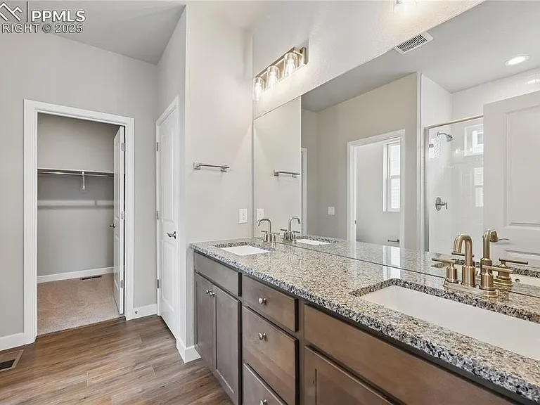 16886 Greenfield Dr — Photo 12