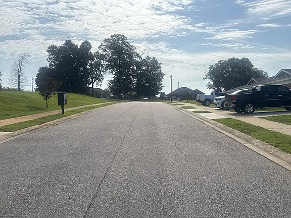 5th image of 214 Charleston Dr