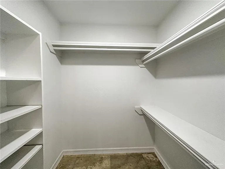 3504 N Champagne Dr — Photo 20