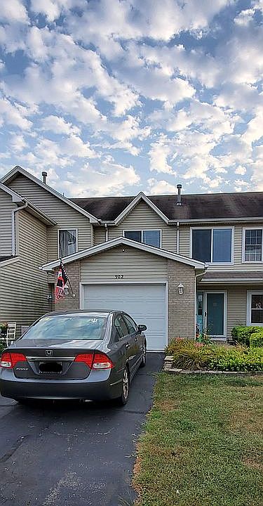 1st image of 902 N Oak Creek Dr