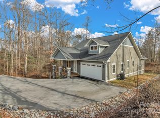 14 Cider Hill Ln, Hendersonville, NC 28792