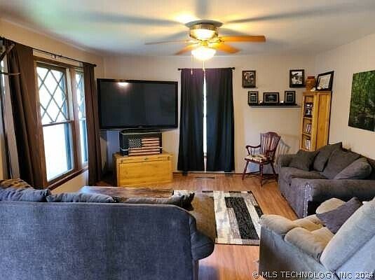 2nd image of 306 NE 3rd St