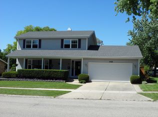 1420 Easy St, Elgin, IL 60123