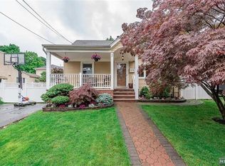 33-09 Norwood Dr, Fair Lawn, NJ 07410