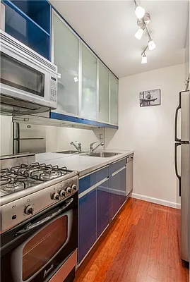 Sold by Porter Grey LLC | media 2