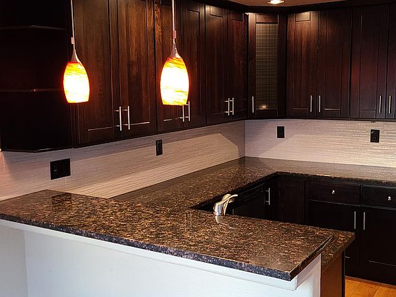 2nd image of 522 Mill River Ln