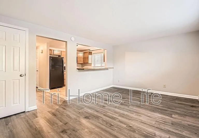 4725 S Acoma St — Photo 1