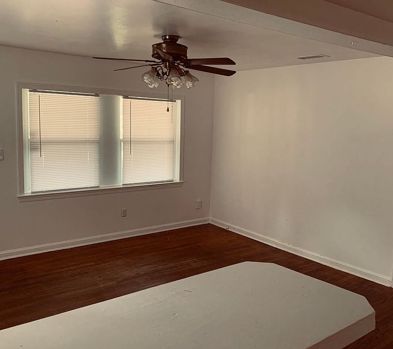 2nd image of 225 Day St #1