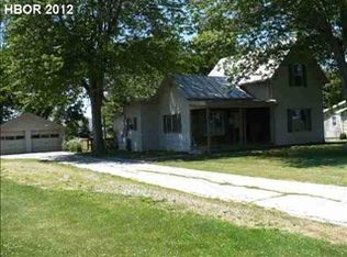 328 Park Dr N, Mc Comb, OH 45858