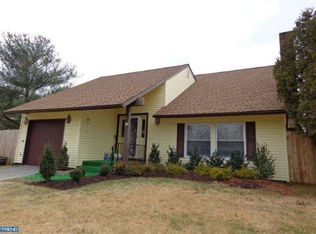 27 Piedmond Ln, Sicklerville, NJ 08081