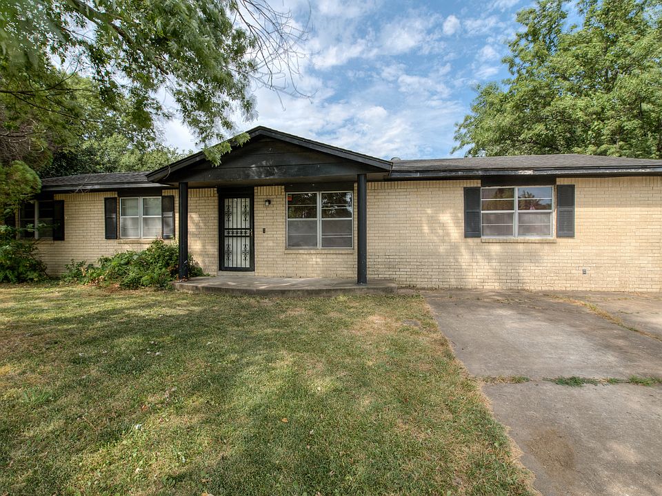 1st image of 1800 Southridge Dr