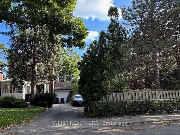 31 Aldburn Rd, Toronto, ON M6C 2K4