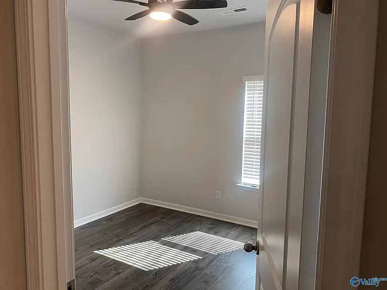 101 Donovan Dr — Photo 12