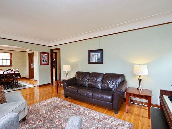 3rd image of 3254 39th Ave S