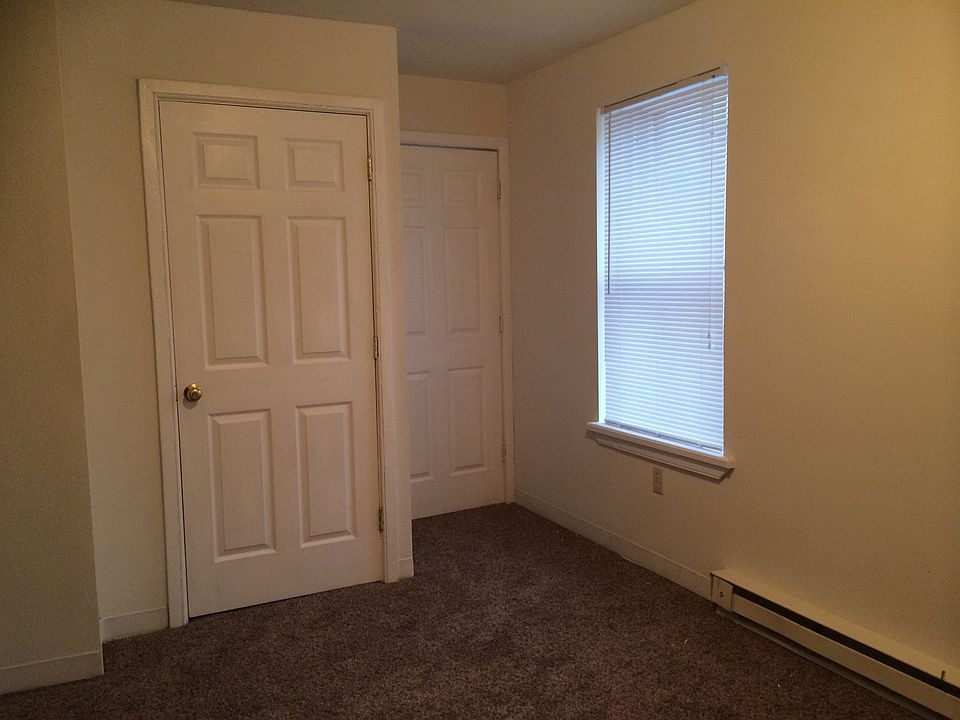2nd image of 236 Bridge St APT 2
