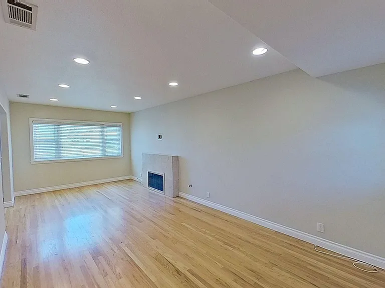 420 Adlena Dr — Photo 15