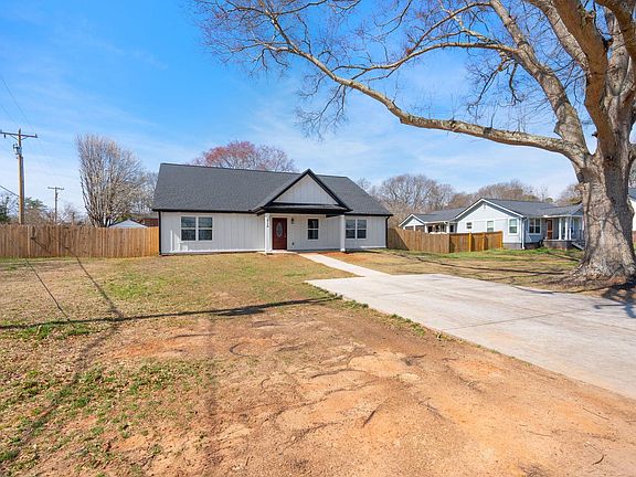 4th image of 210 Sulphur Springs Dr