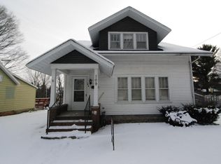 109 W 4th St, Buchanan, MI 49107